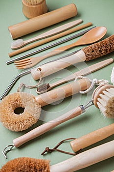 Eco friendly natural cleaning tools and products. Zero waste con