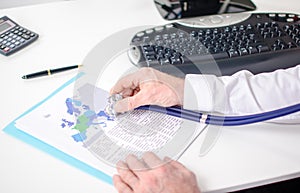 Economic document analysed with a stethoscope