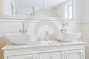 Ecru washbasins for big family