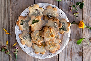 Edible flowers cookies