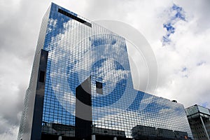 An edifice in Rotterdam, reflecting the sky