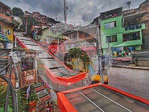 Edificios de la comuna 13 en medellin, colombia.