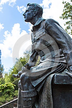 Edinburgh statue of soldier from world war one