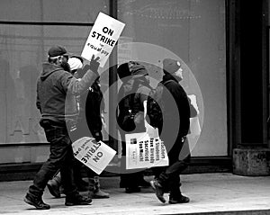 EDUCATORS ON STRIKE IN DOWNTOWN CHICAGO