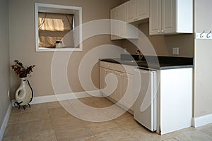 Efficiency apartment kitchen photo
