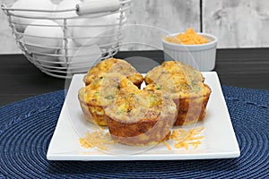 Egg, bacon and cheese breakfast muffins