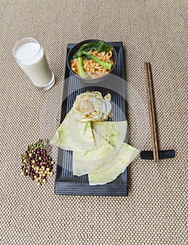 Egg cake, roughage steamed bread and side dishes breakfast set meal