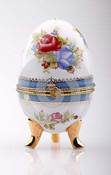 Egg decoration from ceramic