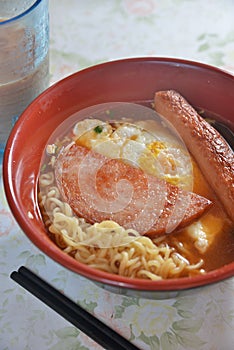 Egg ham noodle