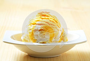 Egg Liqueur-Vanilla ice cream