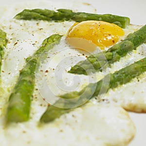 egg omelet with green aspargus