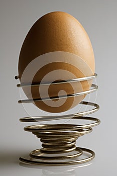 Egg spiral metal egg cup