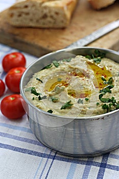 Eggplant baba ganoush with bread