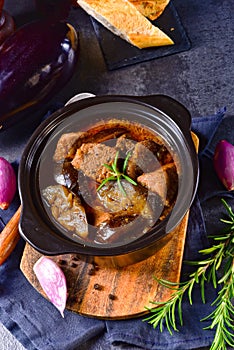 Eggplant Casserole - Melitzanes Me Kreas Sti Katsarola