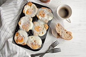 Eggs baked in a bread