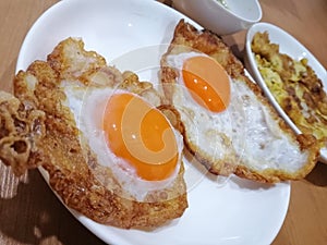 Eggs duck fried Crispyâ€‹ outside and softness eggs yolk.