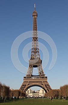 Eiffel Tower cloudless