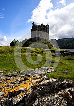 Eilean donan castle and rocks