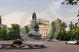 Ekaterina II monument