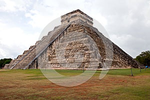 El Castillo of Chichen Itza, mayan pyramid in Yucatan, Mexico