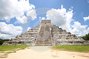 El Castillo - Chichen Itza - Mexico
