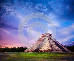 El Castillo pyramid in Chichen Itza, Yucatan, Mexico