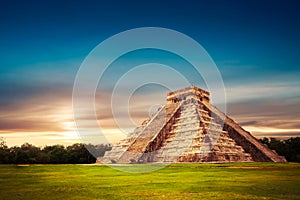 El Castillo pyramid in Chichen Itza, Yucatan, Mexico