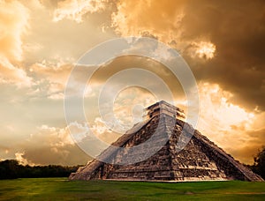 El Castillo pyramid in Chichen Itza, Yucatan, Mexico