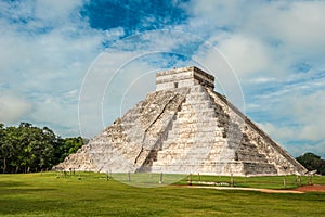 El Castillo or Temple of Kukulkan pyramid, Chichen Itza, Yucatan, Mexico