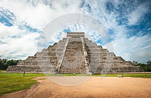 El Castillo or Temple of Kukulkan pyramid, Chichen Itza, Yucatan, Mexico