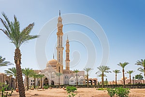 El Mustafa Mosque