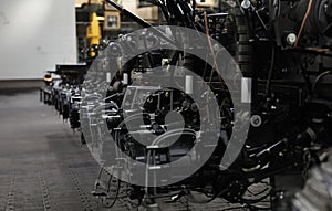 Elastic locking differential