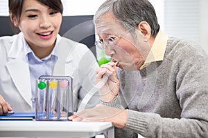 Elder patient has triflow training