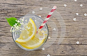 Elderflower juice with lemon