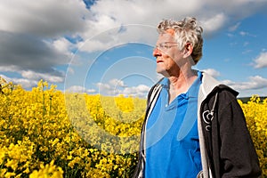 Elderly man in coleseed