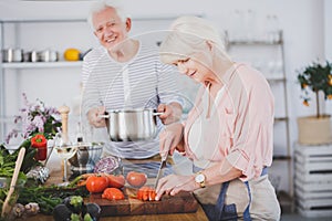 Elderly marriage on culinary workshop