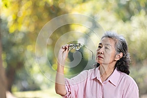 Elderly people often have problems with their eyeglasses.