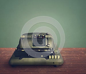 Electnic calculating machine