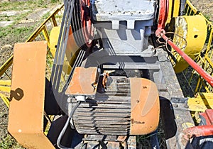 Electric drive and reducer pumping unit of an oil well.