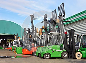 Electric forklift stackers