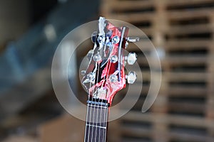 Electric guitar front head