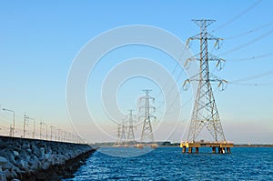 Electric high voltage pole