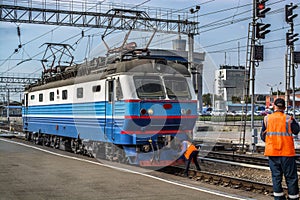 Electric locomotive CHS2K