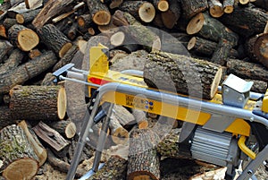 Electric log splitter