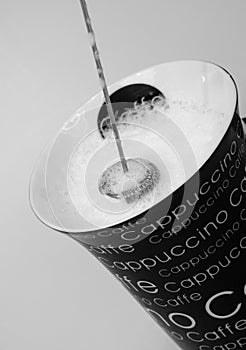 Electric mixer in a cup