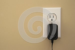 Electric plug connector (outlet)