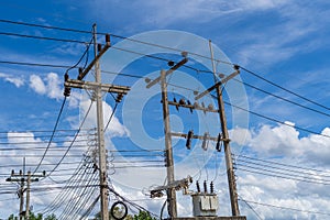 Electric pole and electric cable