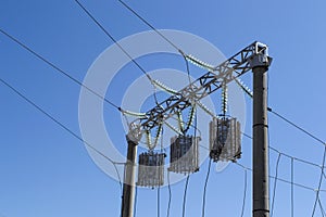 Electric power distribution substation