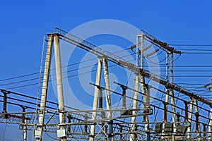 Electric power equipment, high pressure ceramic and metal stents, power grid and power lines