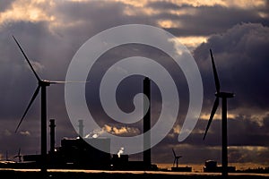 Electric power plant and wind turbines